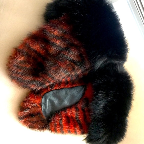 Authentic Seal Skin Mittens - Picture 2 of 2